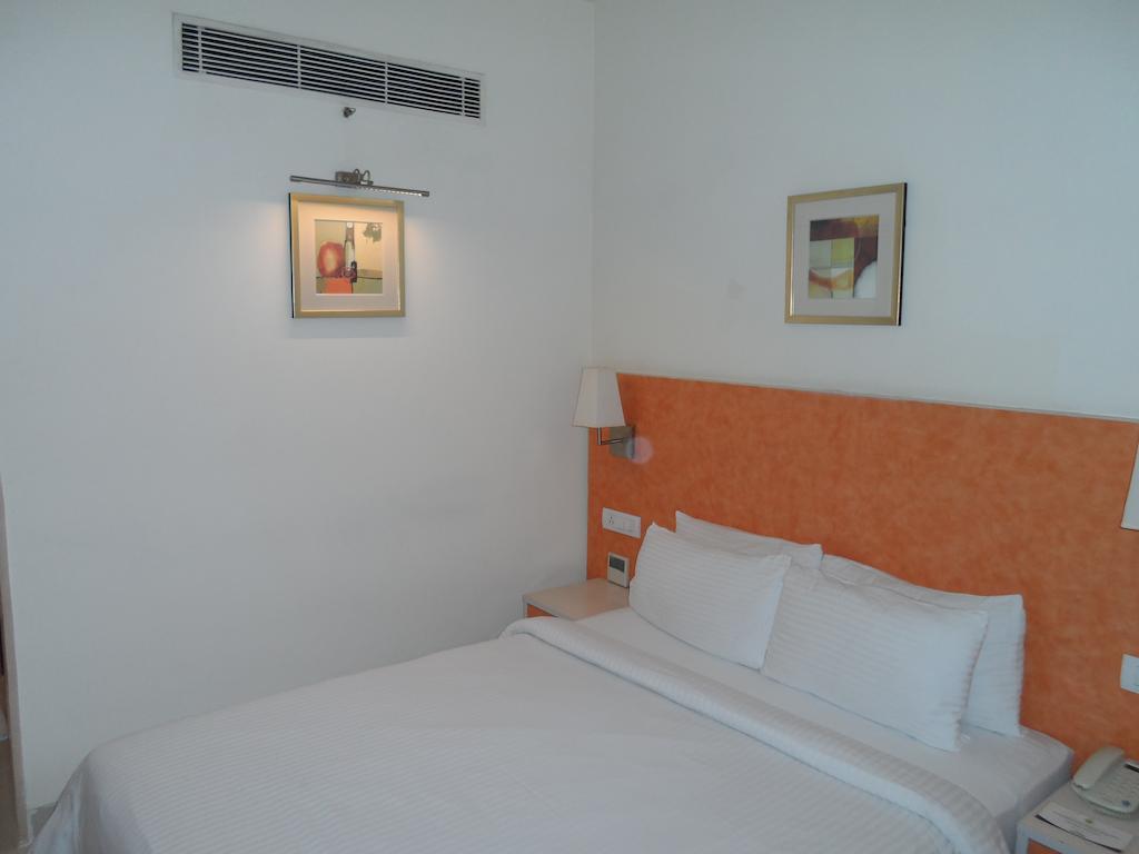 Aditya Hometel Haïdarabad Extérieur photo